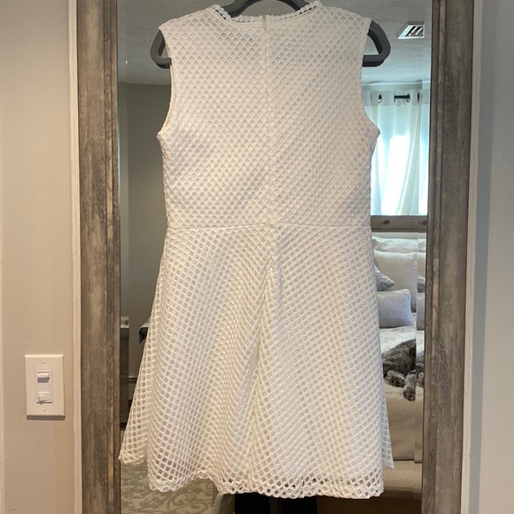 Perfect bridal shower or wedding rehearsal dress! - Picture 2 of 4